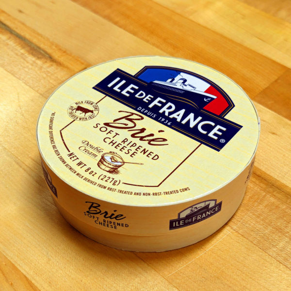 Packaging of Ile de France Brie.