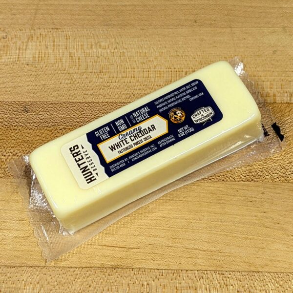 Creamy White Cheddar Cheese Bar (4 oz.) - Hunter's Reserve